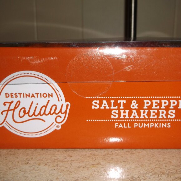 NWT Fall Pumpkin Salt & Pepper Shakers, 2 Bx Bundle, 4 Total, NWT Kitchen Towel - Picture 6 of 11